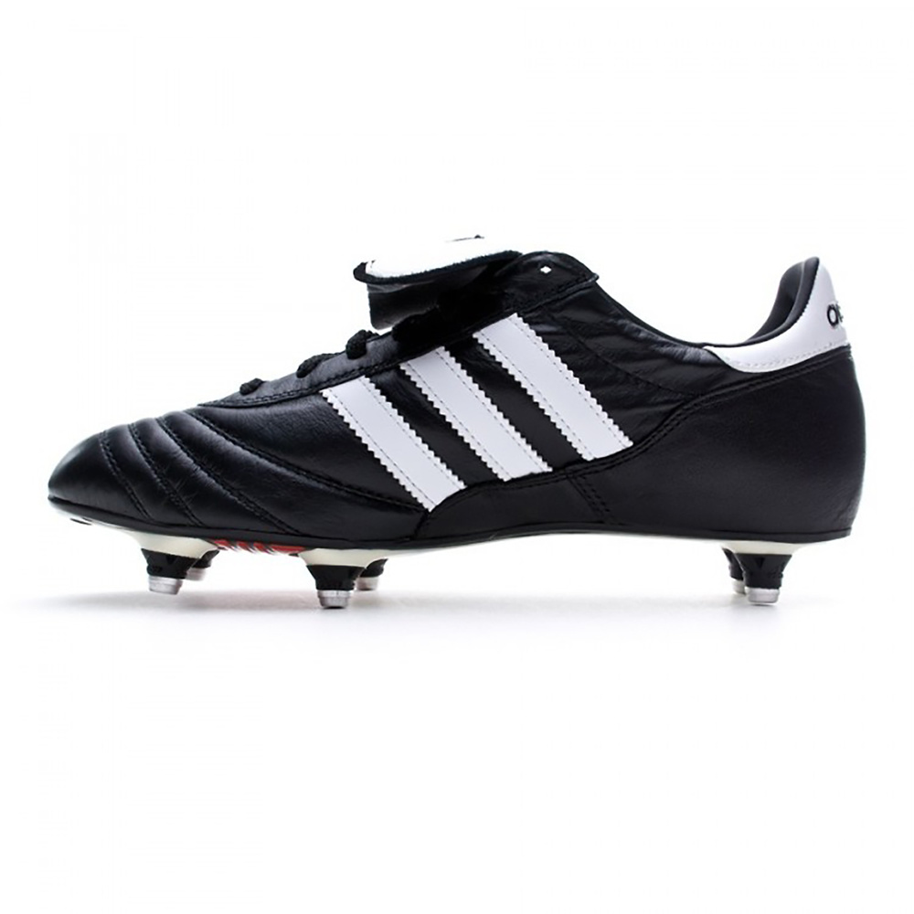 BOTA DE FÚTBOL ADIDAS CUP.