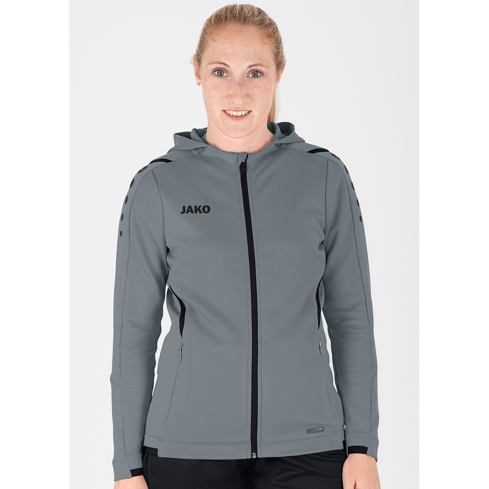 CHAQUETA DE ENTRENAMIENTO CON CAPUCHA JAKO CHALLENGE, GRIS PIEDRA-NEGRA MUJER. 