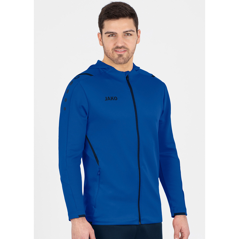 CHAQUETA DE ENTRENAMIENTO CON CAPUCHA JAKO CHALLENGE, ROYAL-MARINO HOMBRE. 