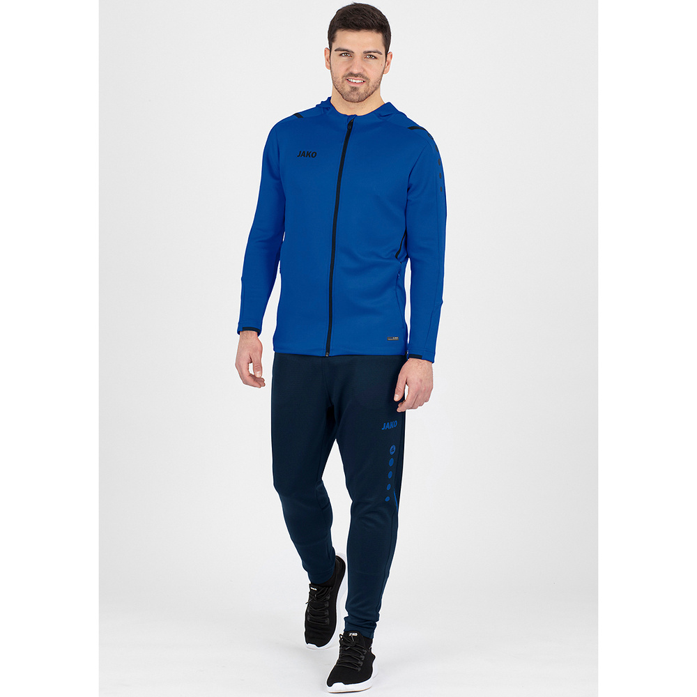 CHAQUETA DE ENTRENAMIENTO CON CAPUCHA JAKO CHALLENGE, ROYAL-MARINO HOMBRE. 