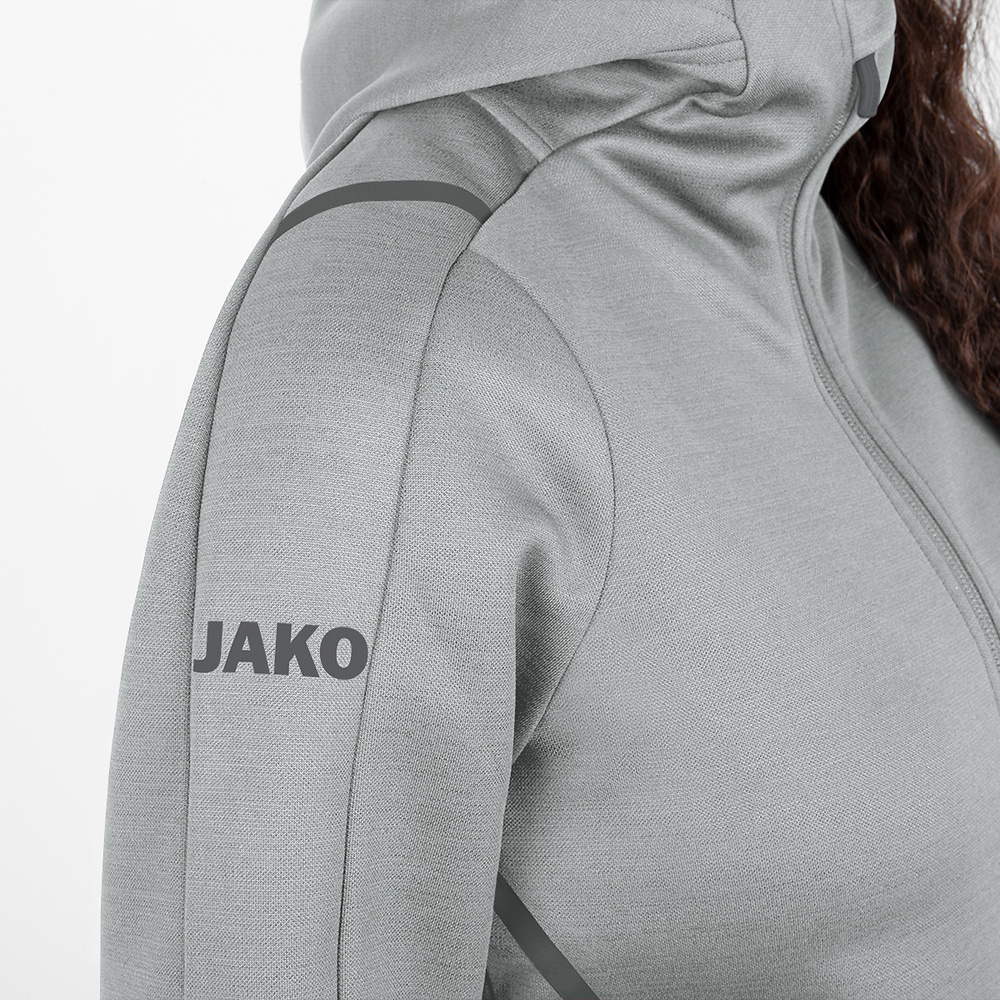 CHAQUETA DE OCIO JAKO CHALLENGE CON CAPUCHA, GRIS CLARO-ANTRACITA MUJER. 