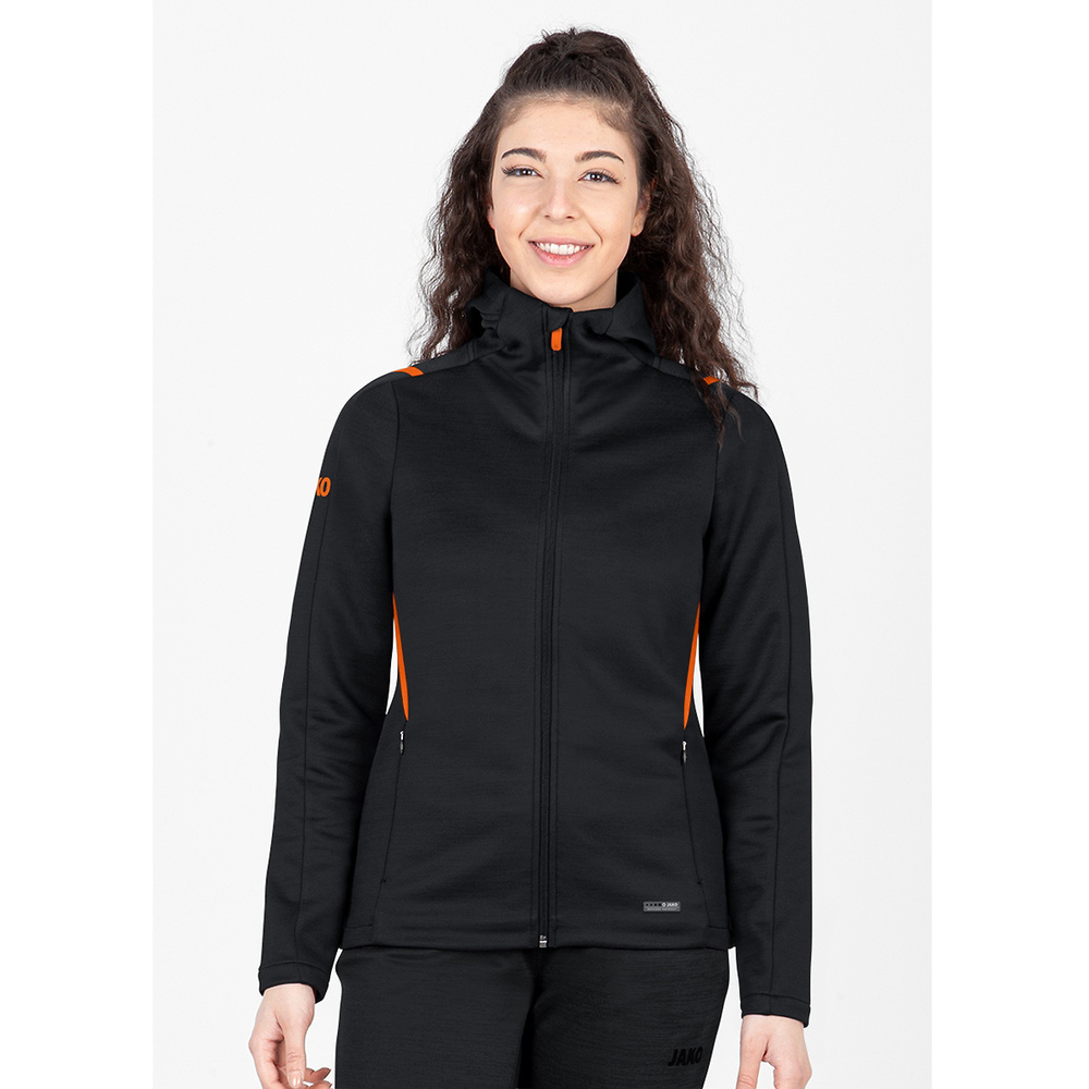 CHAQUETA DE OCIO JAKO CHALLENGE CON CAPUCHA, NEGRA-NARANJA NEÓN MUJER. 