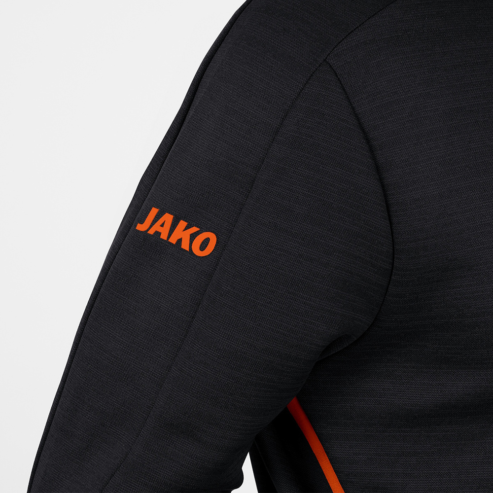 CHAQUETA DE OCIO JAKO CHALLENGE CON CAPUCHA, NEGRA-NARANJA NEÓN NIÑO. 