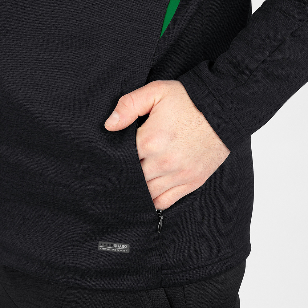 CHAQUETA DE OCIO JAKO CHALLENGE CON CAPUCHA, NEGRA-VERDE HOMBRE. 