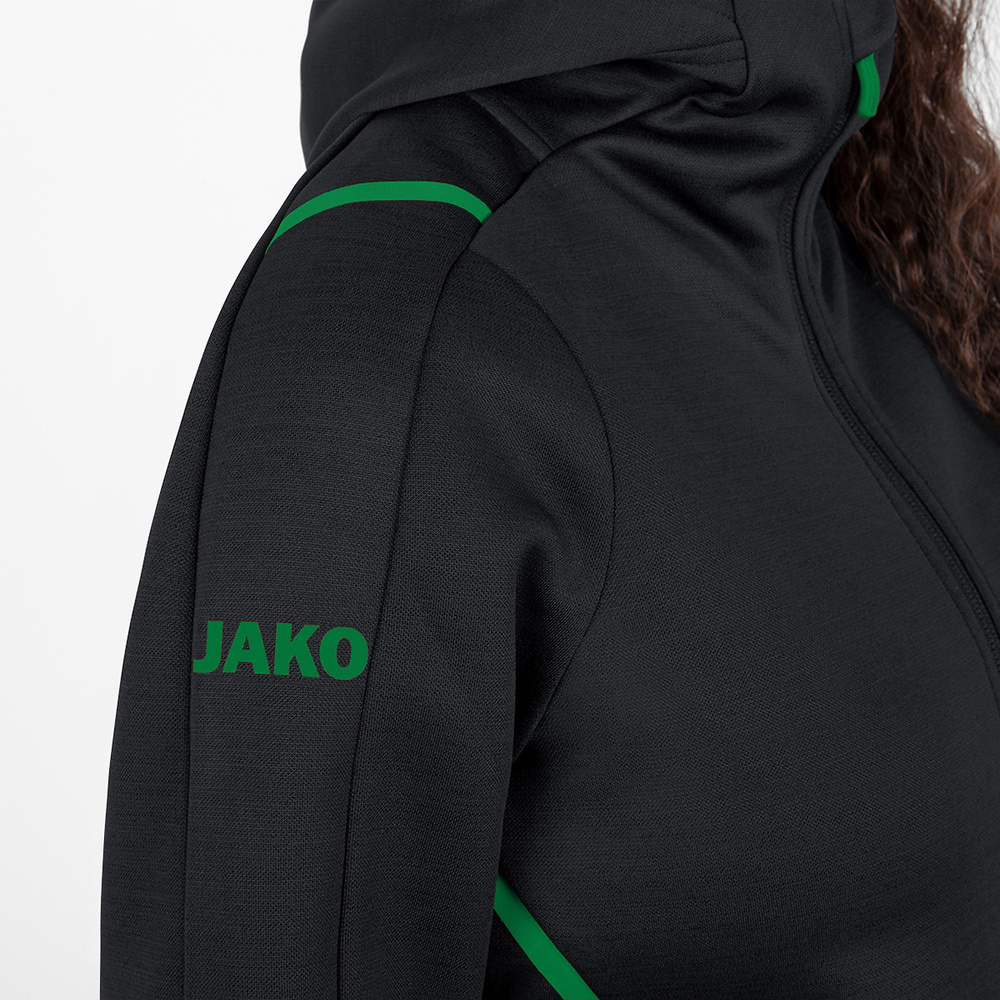 CHAQUETA DE OCIO JAKO CHALLENGE CON CAPUCHA, NEGRA-VERDE MUJER. 