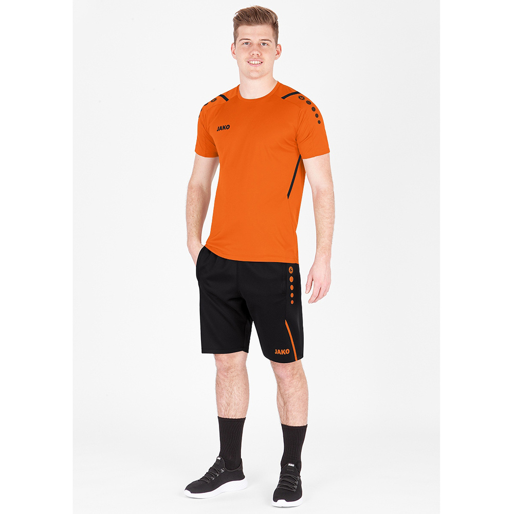 SHORT DE ENTRENAMIENTO JAKO CHALLENGE, NEGRO-NARANJA HOMBRE. 