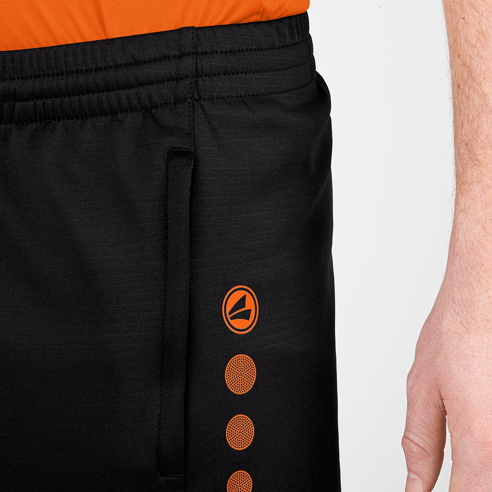 SHORT DE ENTRENAMIENTO JAKO CHALLENGE, NEGRO-NARANJA HOMBRE. 